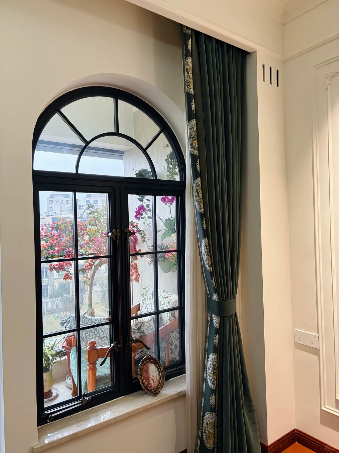 125-Series-French-Antique-Casement-Window