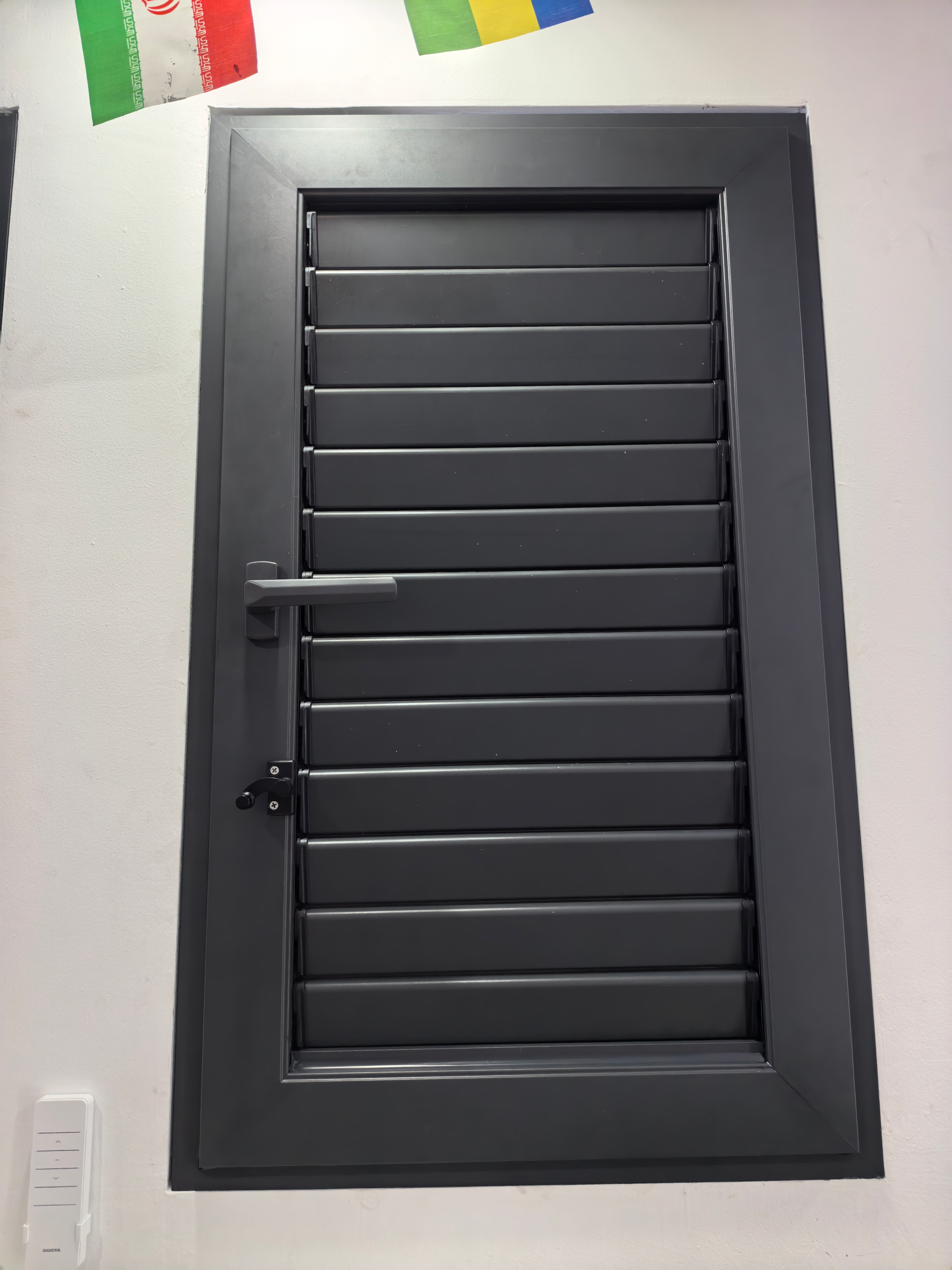 Crank‑Operated-Aluminium-Louver-Window